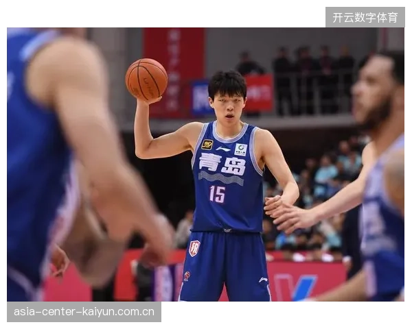 米奇在杨瀚森离队后撑起青岛内线，其敬业表现获得外界一致好评